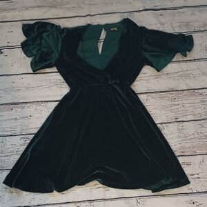 Alexia Admor Oakless Green Velour Velvet Flutter Sleeve Dress M